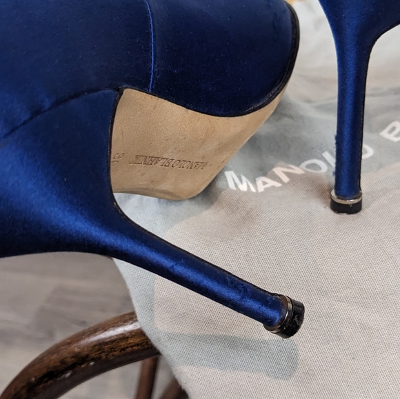 The "Carrie" Manolo "hangisi" satin pumps sz 36 - Picture 6 of 13